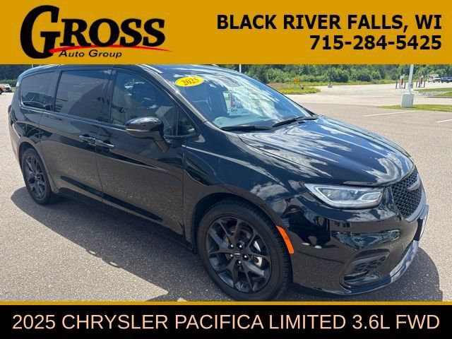Used 2025 Chrysler Pacifica Limited FWD image 1