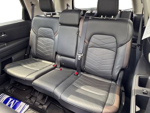 Used 2023 Nissan Pathfinder Platinum w/ Lighting Package (N93) AWD/4WD image 13