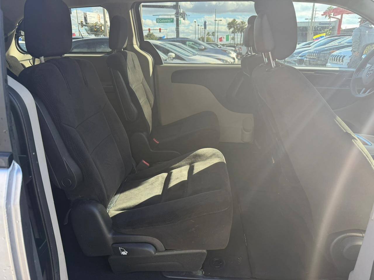 Used 2016 Dodge Grand Caravan SXT FWD image 4