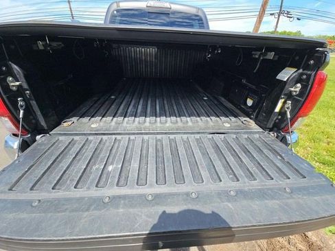 Used 2019 Toyota Tacoma TRD Off-Road AWD/4WD image 13