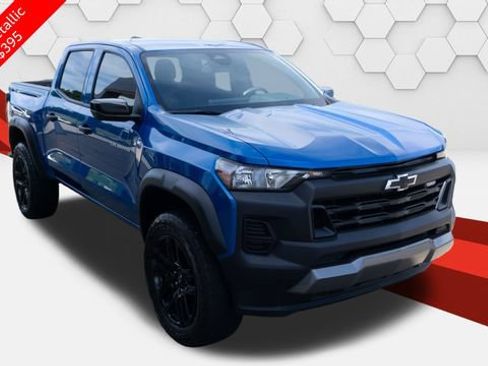 Used 2024 Chevrolet Colorado Trail Boss w/ Advanced Trailering Package AWD/4WD image 8