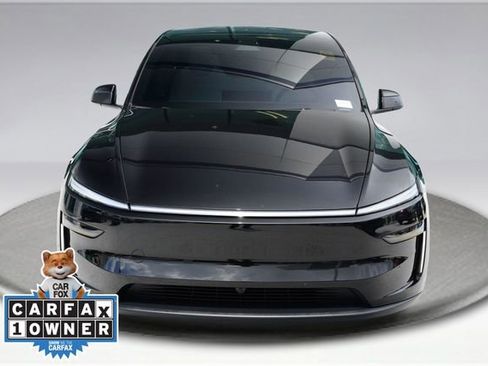 Used 2026 Tesla Model Y 2WD image 2