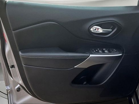 Used 2022 Jeep Cherokee Latitude Lux image 21