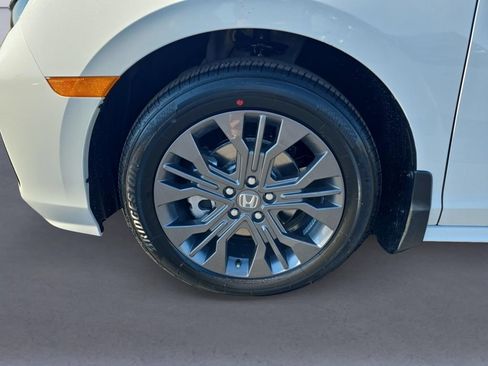 New 2026 Honda Odyssey Touring image 10