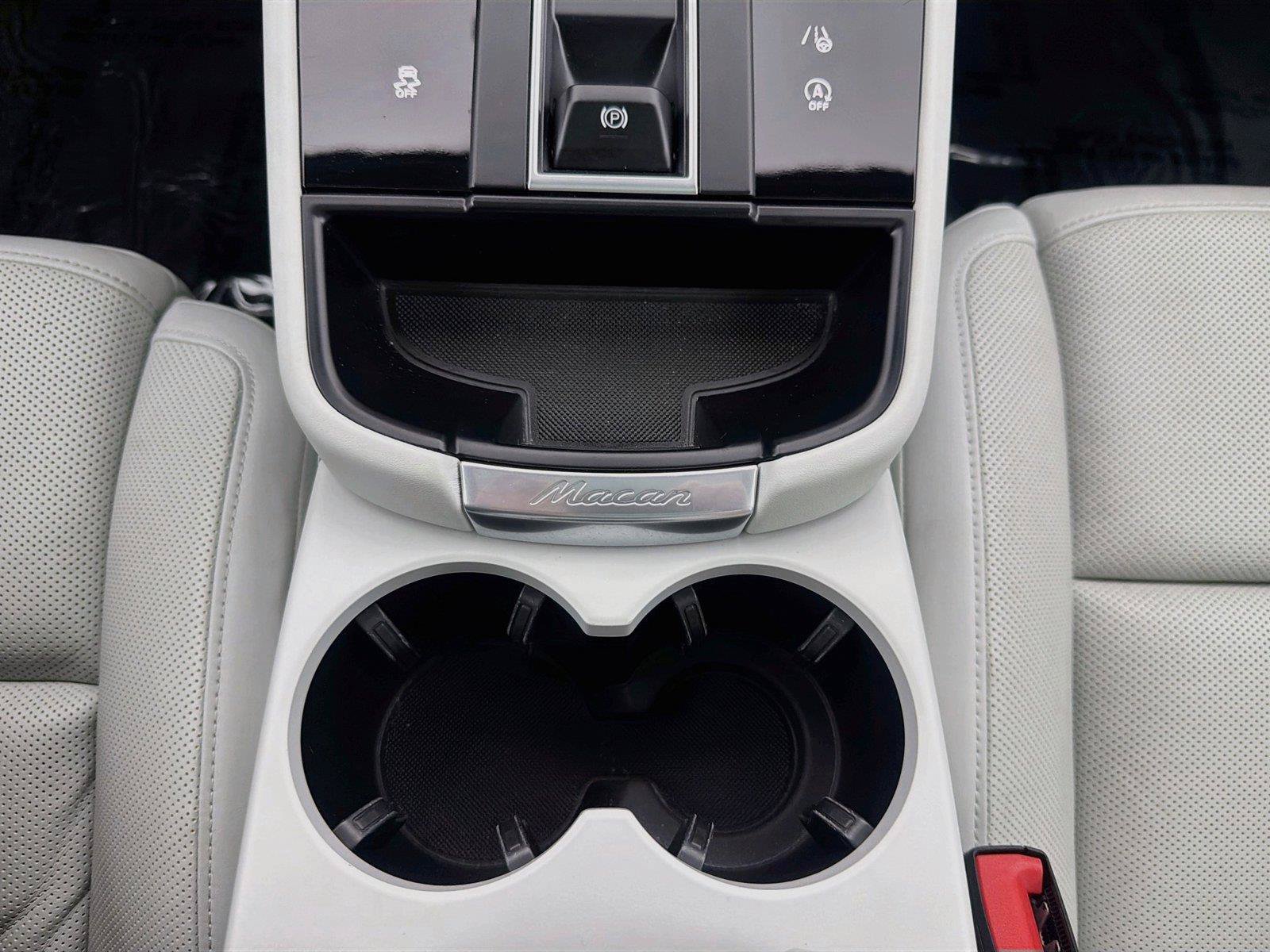 Certified 2023 Porsche Macan S AWD/4WD image 28