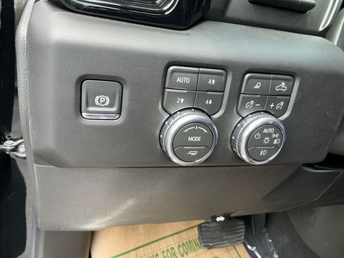 New 2026 GMC Sierra 1500 AT4 w/ AT4 Premium Package AWD/4WD image 18
