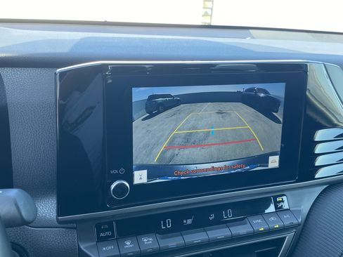 Used 2025 Toyota Camry SE FWD image 19