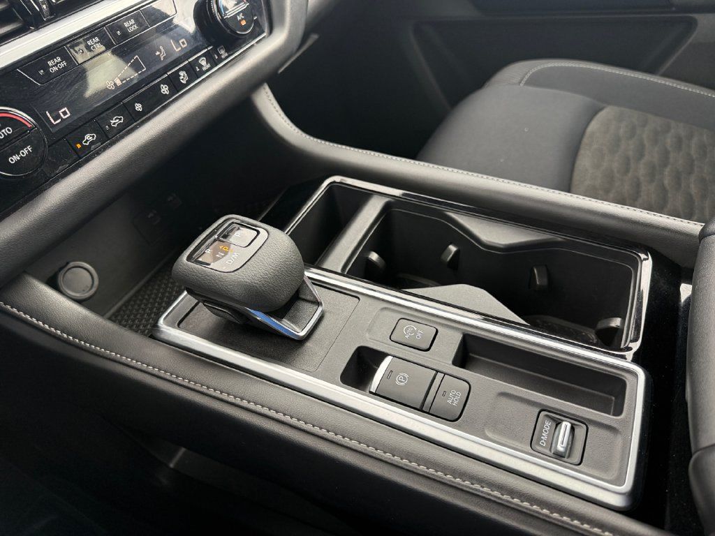 Used 2025 Nissan Pathfinder SV FWD image 19