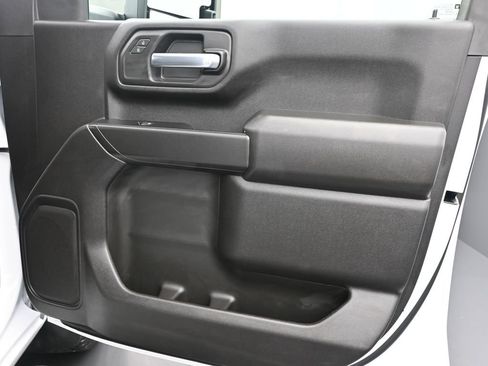 Used 2025 Chevrolet Silverado 2500 Custom w/ Custom Value Package image 16