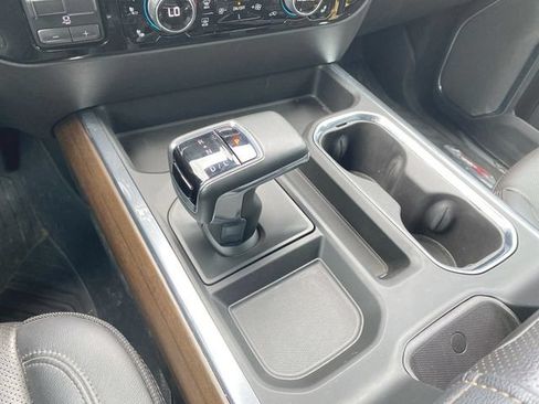 Used 2024 Chevrolet Silverado 1500 High Country w/ Technology Package AWD/4WD image 16