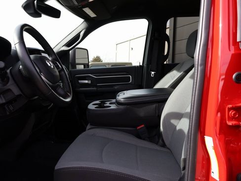 Used 2024 RAM 2500 Big Horn w/ Bed Utility Group image 22
