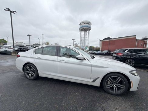Certified 2023 BMW 530i xDrive w/ Premium Package AWD/4WD image 4