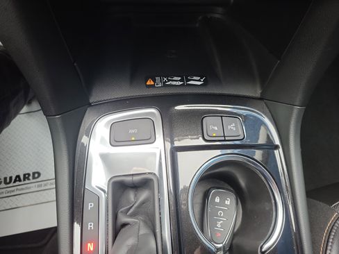 Used 2022 Chevrolet Equinox Premier image 32