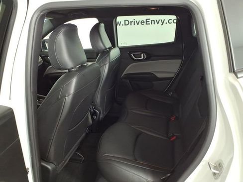 Used 2024 Jeep Compass Limited AWD/4WD image 9