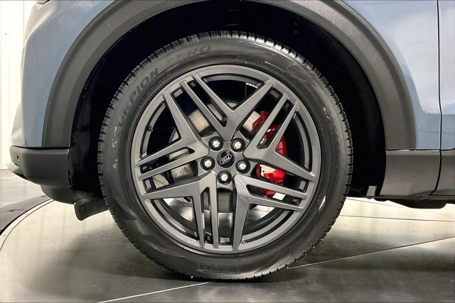 Used 2026 Ford Explorer ST w/ Sun And Sound Package AWD/4WD image 9