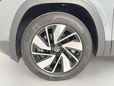 Used 2025 Volkswagen Atlas SEL image 34