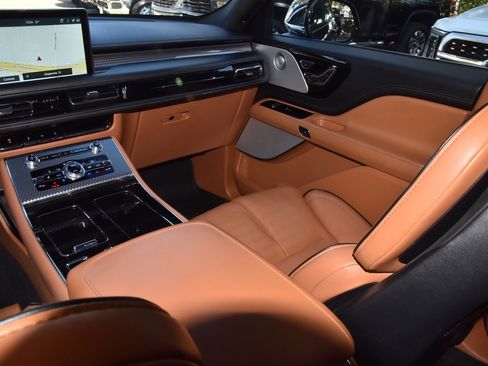 Certified 2022 Lincoln Aviator Black Label w/ Class IV Trailer Tow Package image 18