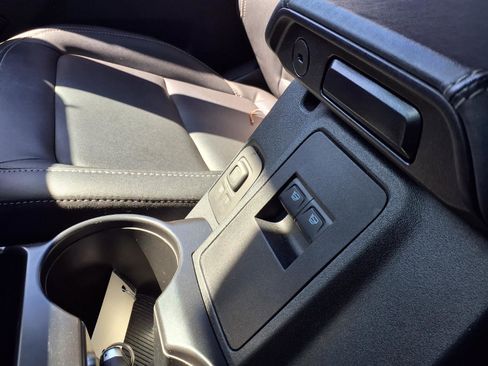 Used 2025 Ford Bronco Badlands w/ Sasquatch Package image 17