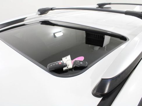 Used 2016 Toyota RAV4 XLE w/ Convenience Package AWD/4WD image 10