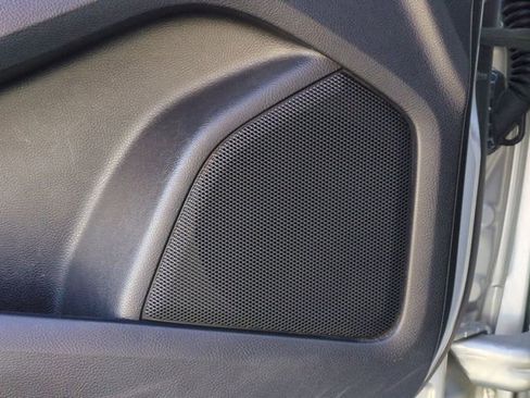 Used 2019 Ford Edge SE FWD image 11