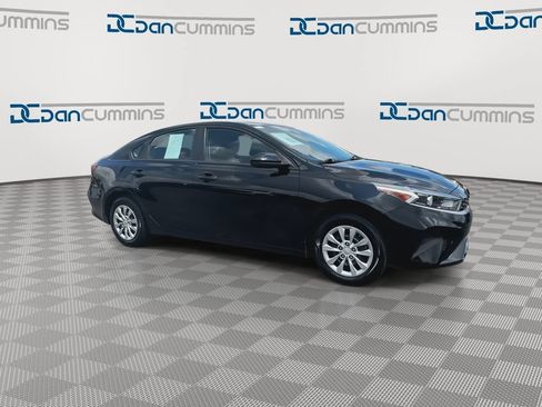 Used 2022 Kia Forte Sedan FWD image 2