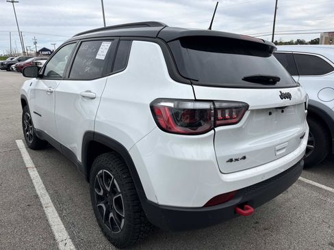Used 2025 Jeep Compass Trailhawk image 3