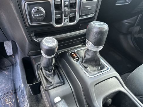 Used 2021 Jeep Wrangler Unlimited Sport AWD/4WD image 22
