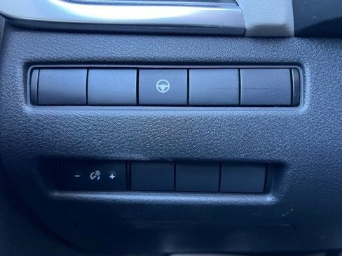 Used 2021 Nissan Rogue SV image 13