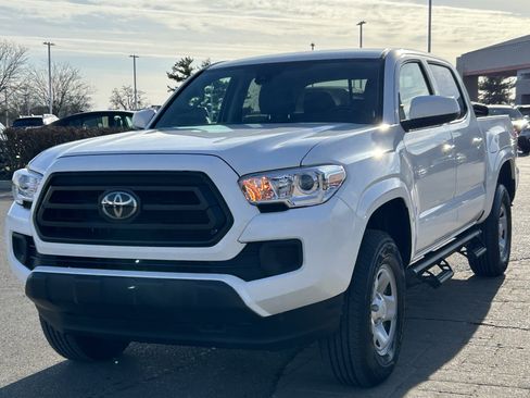 Used 2023 Toyota Tacoma SR image 3