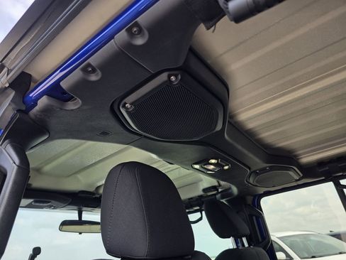 Used 2020 Jeep Wrangler Unlimited Sport image 19