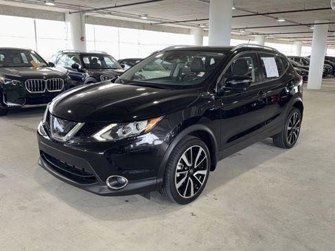 Used 2017 Nissan Rogue Sport SL w/ SL Premium Package image 4