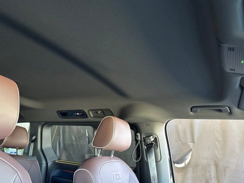 New 2025 Volkswagen ID. Buzz Pro S RWD image 18