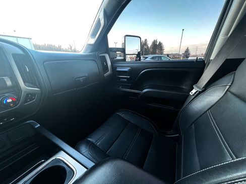 Used 2015 GMC Sierra 3500 Denali w/ Duramax Plus Package image 15