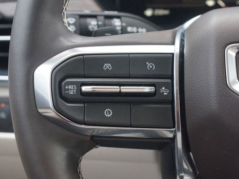 Used 2025 GMC Acadia Denali w/ LPO, Floor Liner Package FWD image 11