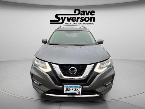 Used 2019 Nissan Rogue SL w/ Premium Package image 2