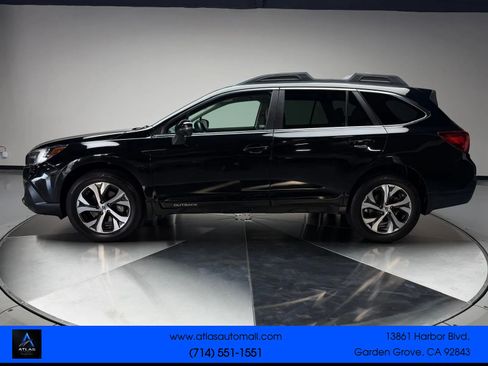 Used 2018 Subaru Outback 3.6R Limited AWD/4WD image 4