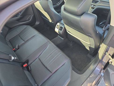 Used 2018 Honda Accord Touring image 11