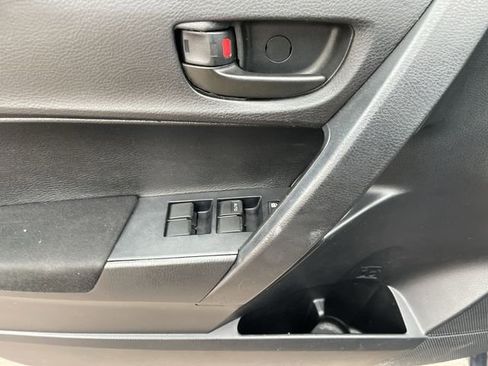 Used 2016 Toyota Corolla L FWD image 12