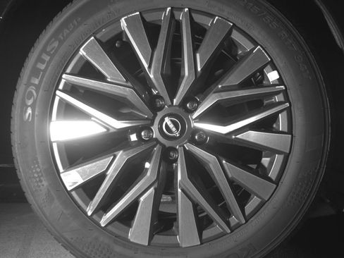 Used 2025 Nissan Altima 2.5 SV FWD image 15