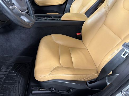 Used 2020 Volvo XC60 T5 Momentum image 11