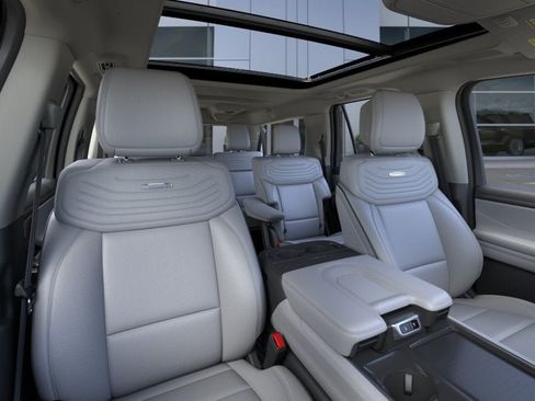 New 2026 Ford Expedition Max Platinum w/ Platinum Ultimate Package AWD/4WD image 10