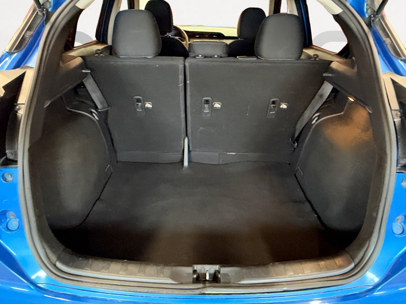 Used 2022 Nissan Kicks S FWD image 14