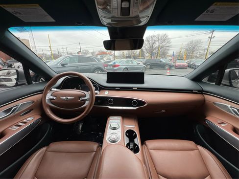 Used 2022 Genesis GV70 2.5T w/ Advanced Package image 25