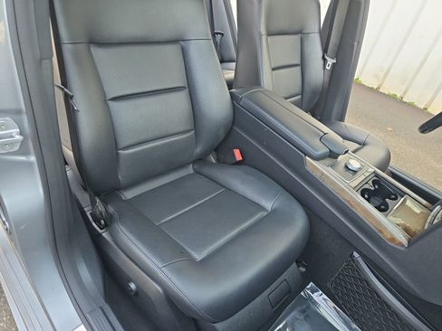 Used 2010 Mercedes-Benz E 350 Sedan image 14