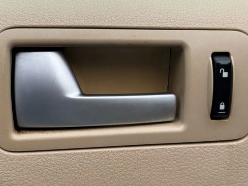 Used 2006 Ford Mustang GT Premium image 20