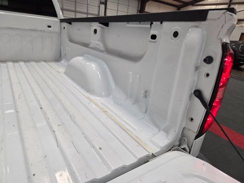 Used 2018 Chevrolet Silverado 1500 LT RWD image 31