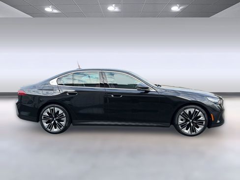 Certified 2026 BMW 540i xDrive AWD/4WD image 8