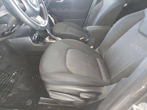 Used 2017 Jeep Renegade Latitude image 22