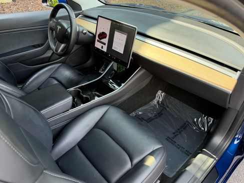 Used 2020 Tesla Model 3 Performance AWD/4WD image 32