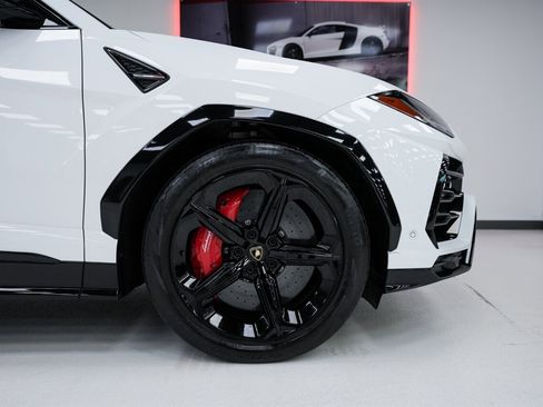Used 2021 Lamborghini Urus image 7